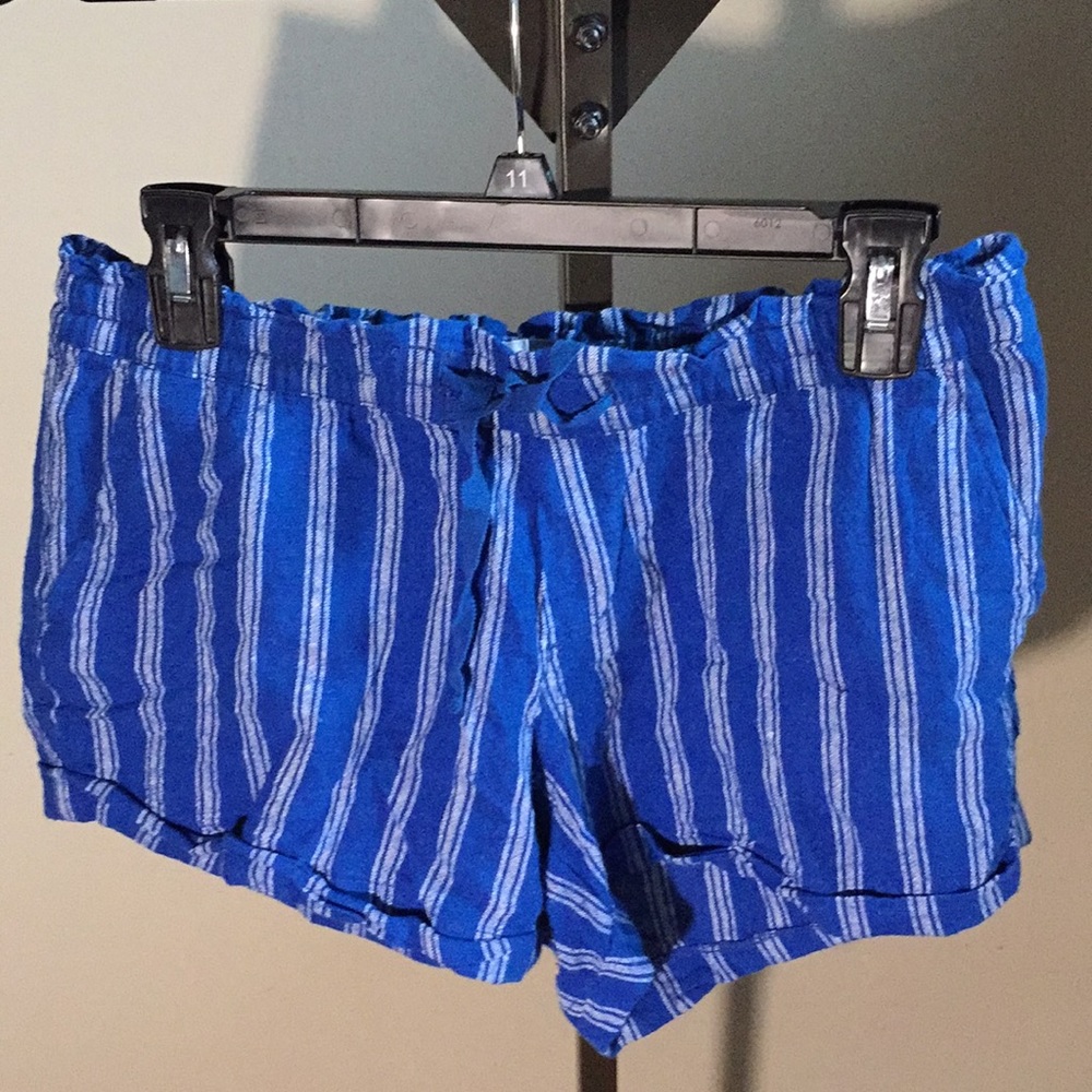 Old navy linen shorts blue White stripe. Small